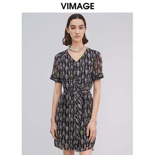 VIMAGE纬漫纪V领几何印花过膝收腰百搭连衣裙VB2107110 商品图5