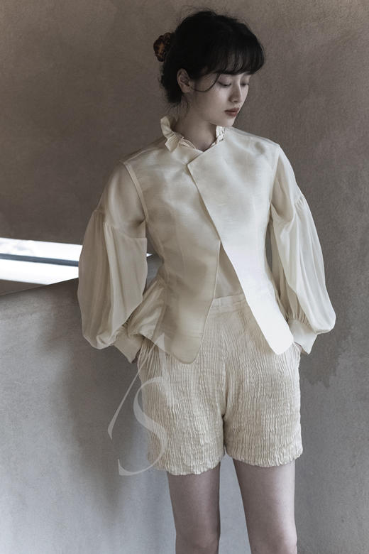 Renlisu 浅麦色丝质花苞背心 商品图0