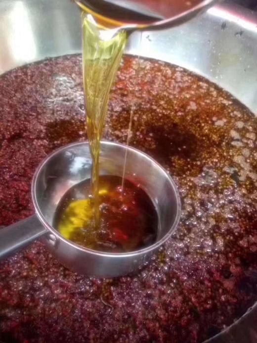 【生态花椒油】一瓶265ml 汉源贡椒与生态非转基因菜籽油的结合 火温油温一切刚刚好！ 商品图1