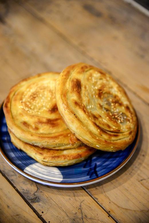 【军屯锅盔8枚】成都名小吃 非遗技艺匠心手作 香飘四溢馅多味美酥脆化渣 商品图8