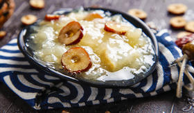 银耳久煮不出胶？教你正确方法，软糯黏稠，胶质满满