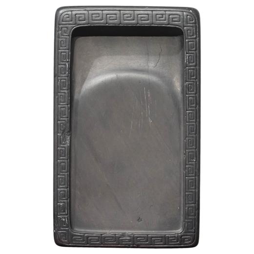 清早期 王岫君治砚凡民款诗文长方回纹敞池端砚 商品图5