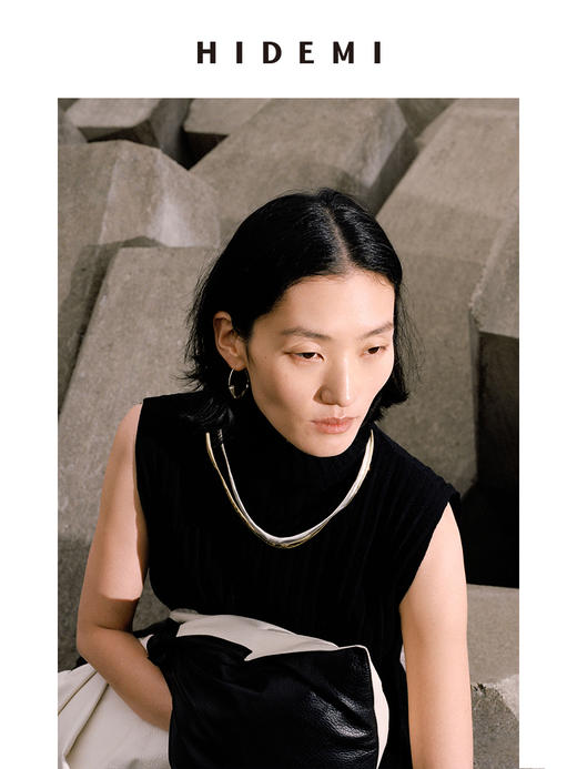 HIDEMI 纸片人超显瘦针织套装 高领背心/喇叭裤 商品图1