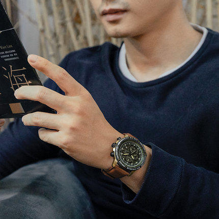 西铁城日本正品舒博钛™镀金色间DLC 小牛皮光动能万年历电波男表AT8194-11X 商品图5