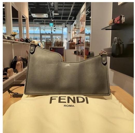 奥莱FENDI芬迪多口袋迷你包（8BS025 A5MP F14R8）JPY带授权招加盟代理 商品图1