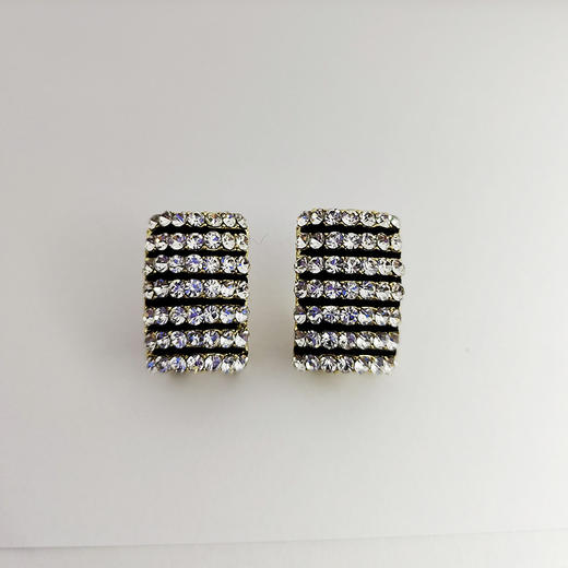 JU-D9580新款潮耳环女网红气质小巧黑色条纹耳钉韩国满钻棱形耳扣 商品图3