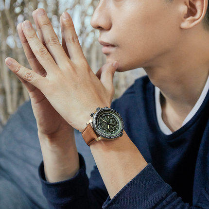 西铁城日本正品舒博钛™镀金色间DLC 小牛皮光动能万年历电波男表AT8194-11X 商品图2