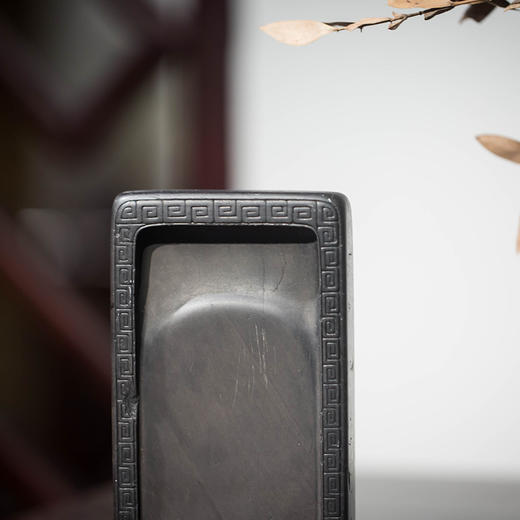 清早期 王岫君治砚凡民款诗文长方回纹敞池端砚 商品图1