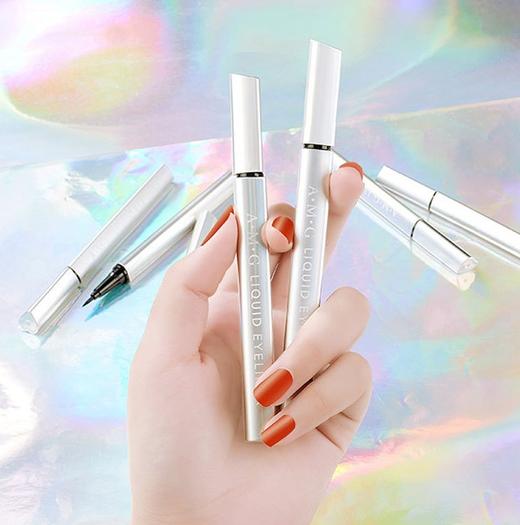 炫彩眼线笔新款幻彩爱心眼线液笔不晕染防水防汗不脱色持久不晕染 极细易卸妆初学者福音 商品图2