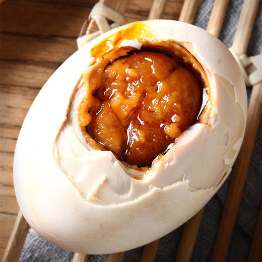 正宗红心熟鸭蛋江西特产红泥腌咸蛋60克*30枚 商品图1