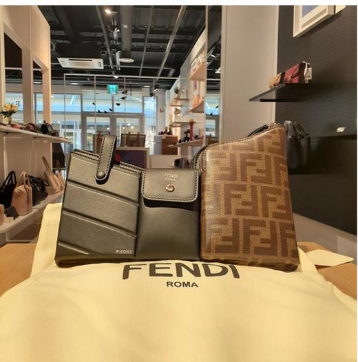 奥莱FENDI芬迪多口袋迷你包（8BS025 A5MP F14R8）JPY带授权招加盟代理 商品图0