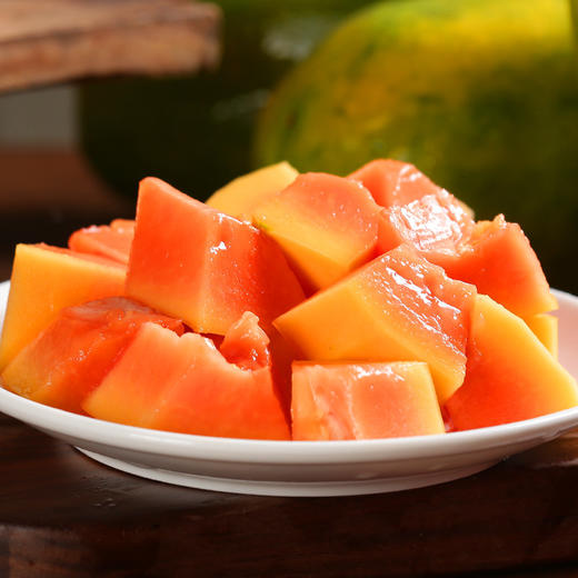 云南版纳红心木瓜  果园现摘现发   果肉细腻，嫩滑甜蜜  还可以搭配酸奶，牛奶食用   7-8成熟的木瓜可煲汤/做成银耳羹 商品图5