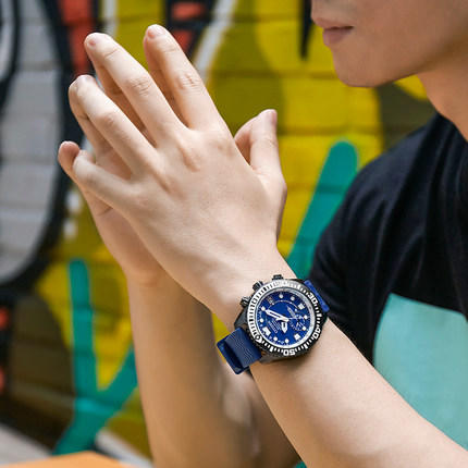 CC5006-06L 潜水舒博钛限定卫星对时蓝海神腕表 商品图3