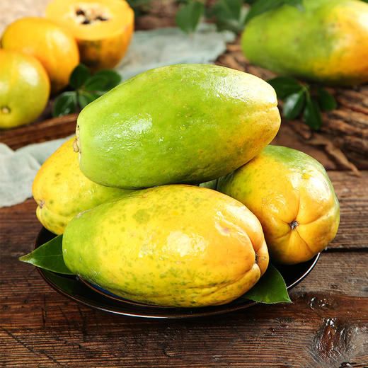 云南版纳红心木瓜  果园现摘现发   果肉细腻，嫩滑甜蜜  还可以搭配酸奶，牛奶食用   7-8成熟的木瓜可煲汤/做成银耳羹 商品图1