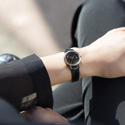 西铁城日本官方正品光动能多局电波休闲防水皮带女表EC1144-26E 商品图1