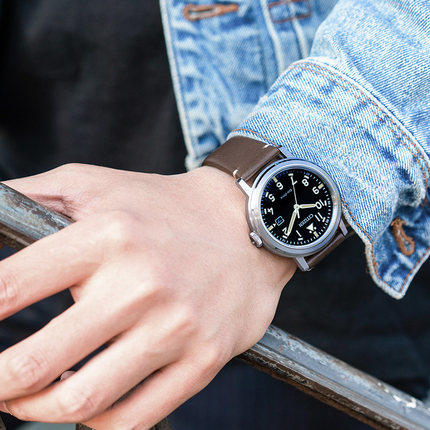 西铁城（CITIZEN）不锈钢小牛皮表带光动能男士时尚商务手表AW1620-21E 商品图2