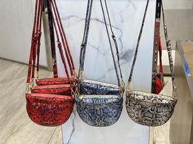 MK最新款emilia蛇皮半月马鞍包