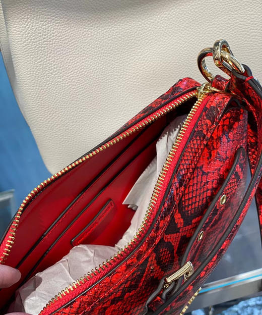 MK最新款emilia蛇皮半月马鞍包 商品图1