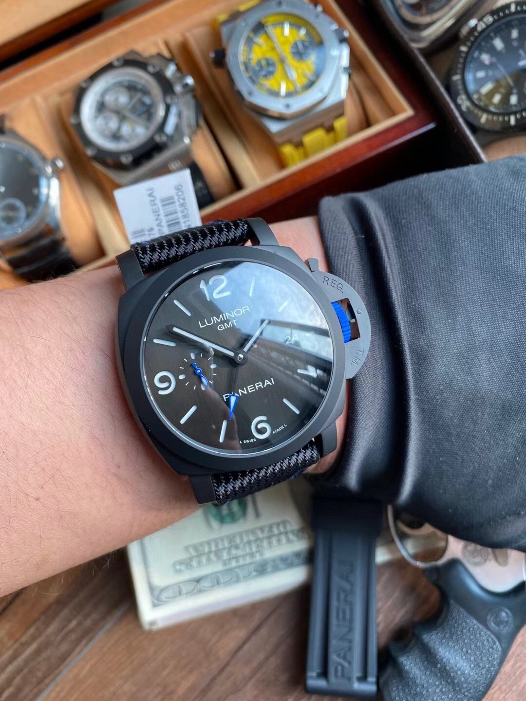 沛na海luminor gmt bucherer blue 系列,型号:pam011