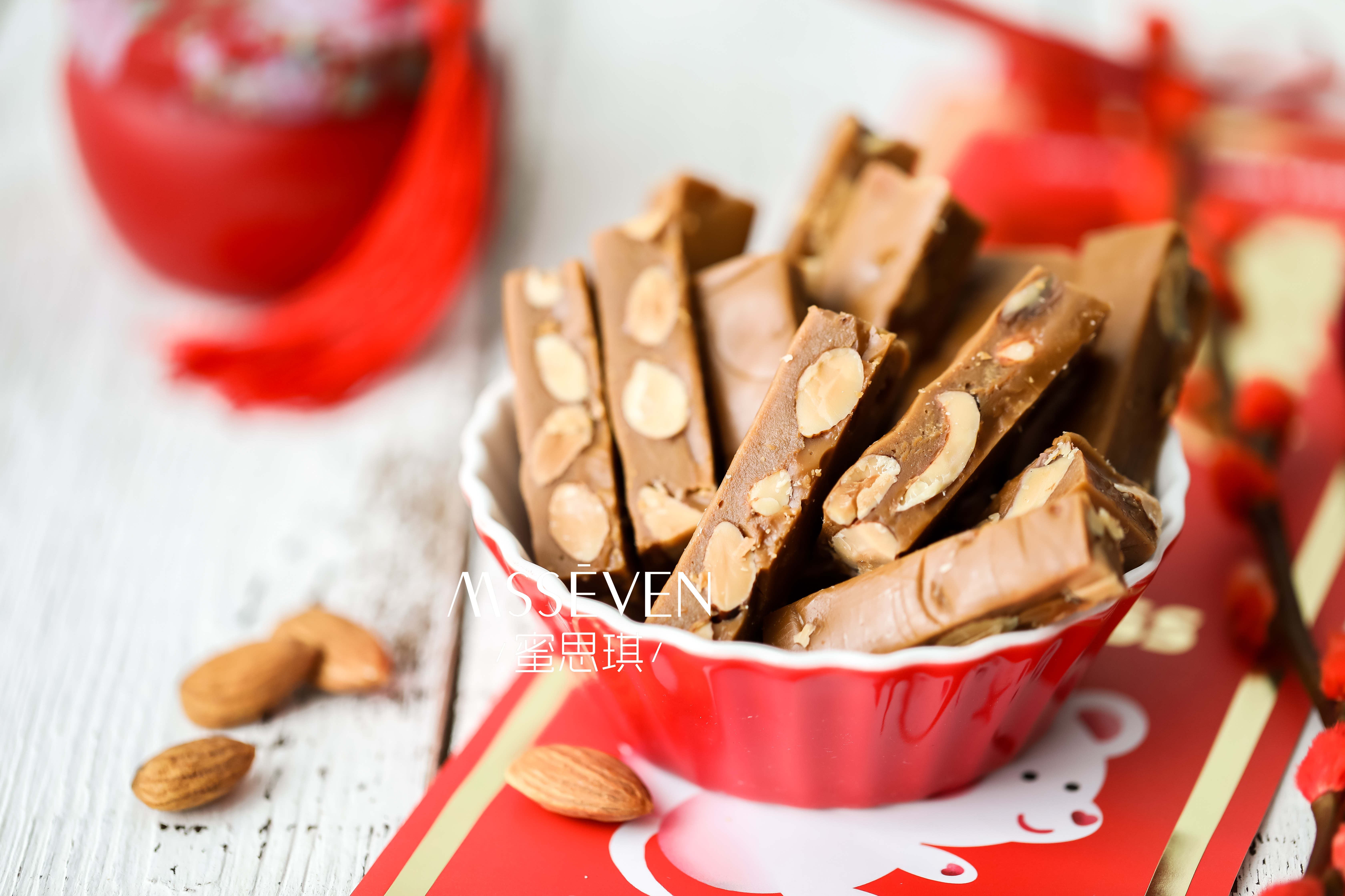 焦糖海盐杏仁太妃糖200克