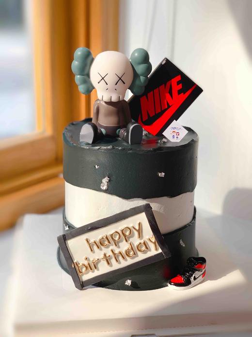 kaws潮牌正常高度奶油蛋糕 下单前请仔细阅读商品详情 商品图0