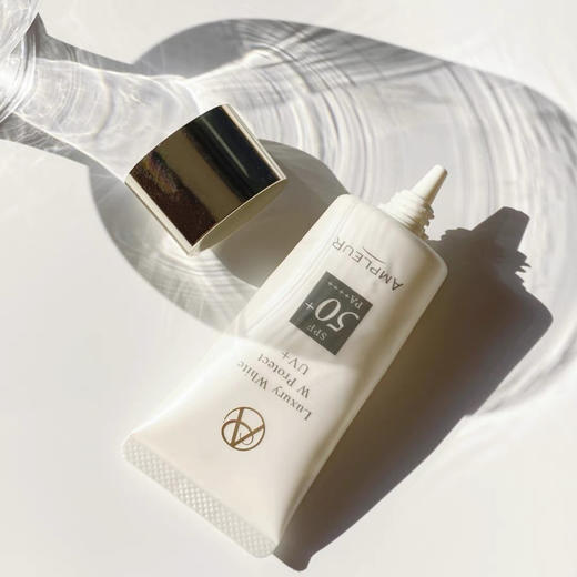 日本Ampleur阿芙乐尔小白伞防晒30ml 商品图1