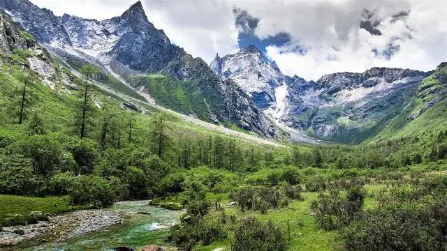 【拼包车出行 | 自由安排   | 磨西古镇+海螺沟直通车】在贡嘎山下的仙境邂逅海螺沟的春季