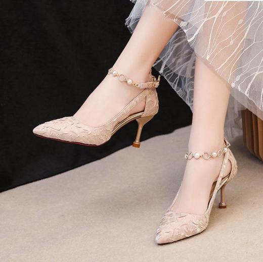 【服饰鞋包】时尚尖头猫跟一字带高跟鞋女细跟女鞋 商品图0