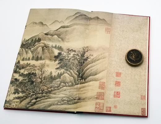 《翁氏藏中国书画品鉴》2种：《莱溪居读 王翚<长江万里图>》 《莱 溪居读 梁楷<道君像>》 翁万戈著 上海书画出版社出版 12开精装 布脊彩印 商品图3