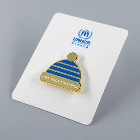 一份心意：温暖毛线帽胸针