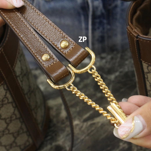 𝟭 𝟵 𝟱 𝟱马衔扣系列水桶包（原厂皮） 商品图8