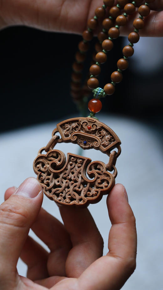 【青山特惠】原创设计-老山檀6mm*69颗配如意锁吊坠 y38 商品图1