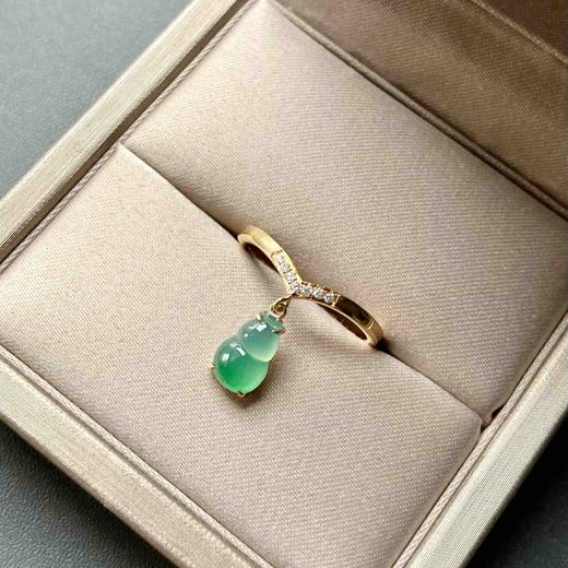 高冰种飘阳绿翡翠葫芦戒指18k黄金钻石镶嵌 商品图3