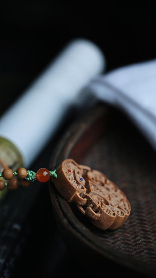 【青山特惠】原创设计-老山檀6mm*69颗配如意锁吊坠 y38 商品图6