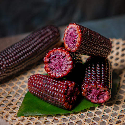 新货【山西静乐黑玉米】软糯香甜，营养丰富， 富含较多花青素！水煮口感更黏香，吃起来似杂粮、又似蔬菜，还能尝出水果的清香 商品图0