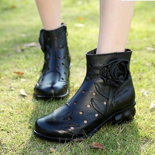 【女鞋】民族风女士凉靴粗跟中跟花朵洞洞款妈妈凉靴 商品图3