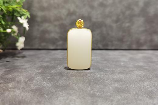 【御珠宫坊】金镶羊脂白玉无事牌 商品图0