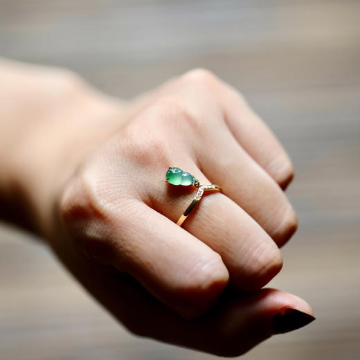 高冰种飘阳绿翡翠葫芦戒指18k黄金钻石镶嵌 商品图7