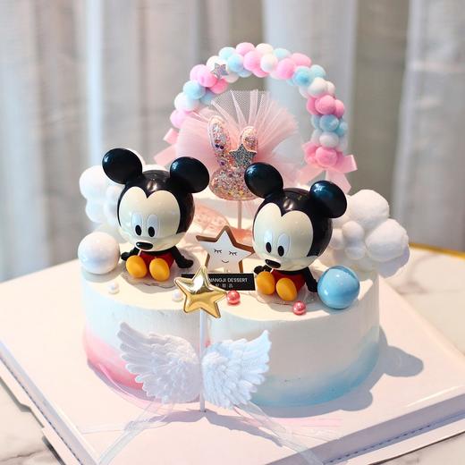 爱心型米奇老鼠鲜果夹心蛋糕