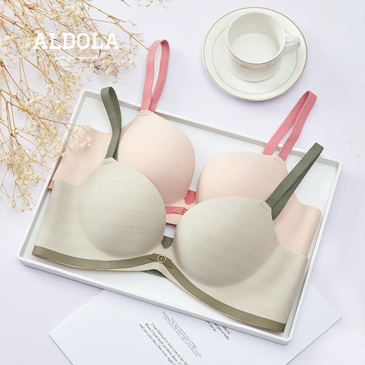 雅黛丽品牌无痕内衣女小胸显大聚拢无钢圈调整型收副乳防下垂文胸 商品图0