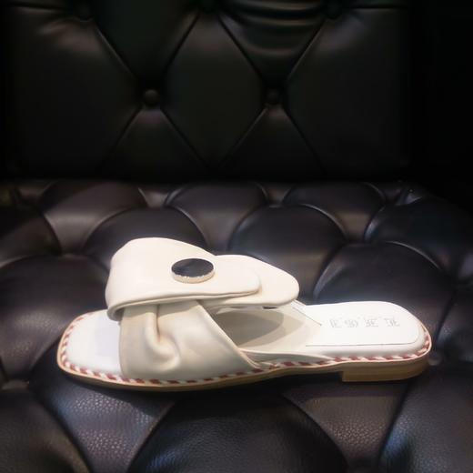 LFGJ  5808舒适牛筋底羊皮女拖 商品图1