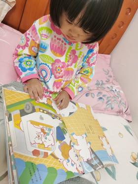 《我不乱发脾气了 小猪哼哼》学习了猪妈妈的处理方式，在游乐场避免了一场厮杀