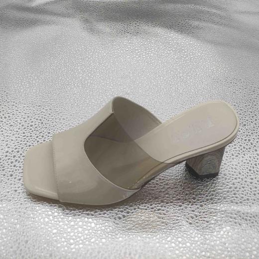 lFGJ 10203时尚漆皮透明胶皮女凉鞋中跟舒适凉拖 商品图7