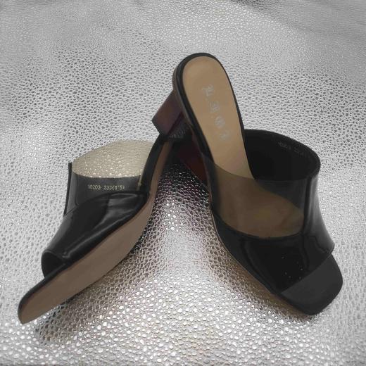 lFGJ 10203时尚漆皮透明胶皮女凉鞋中跟舒适凉拖 商品图2