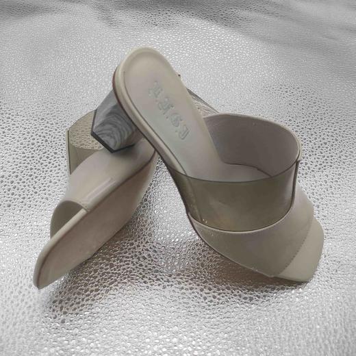 lFGJ 10203时尚漆皮透明胶皮女凉鞋中跟舒适凉拖 商品图8