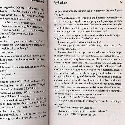 预售 【中商原版】华氏451度英文原版 Fahrenheit 451  Ray Bradbury 雷·布拉德伯里 反乌托邦 科幻小说 商品图5