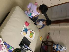 《哆来咪语感启蒙》：每天都指着自己的五官在念叨：“眼睛，鼻子，嘴巴