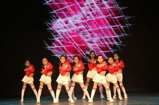 【馨艺舞蹈@经开】29.9抢3次少儿爵士舞课，带孩子走进舞蹈世界 商品图0
