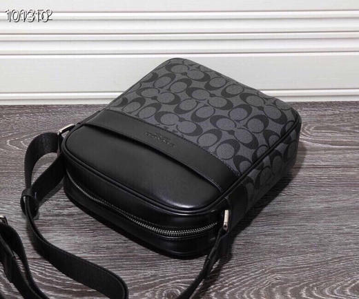 春季特价💰460 Coach/蔻驰男包71764 商品图4