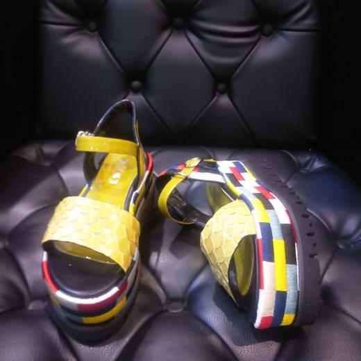 LFGJ  6602休闲松高底蛇皮凉鞋 商品图5